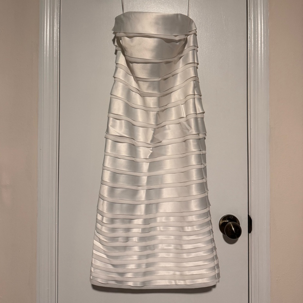 White House Black Market Strapless White Satin Dress